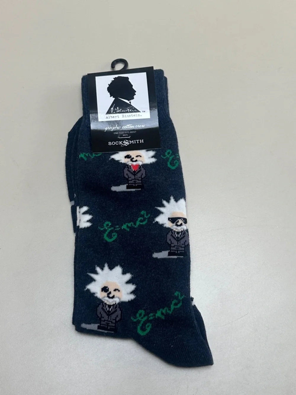 ❤️🆕 SOCK SMITH Men's Novelty Gray Cotton Crew Socks - Albert Einstein Design
